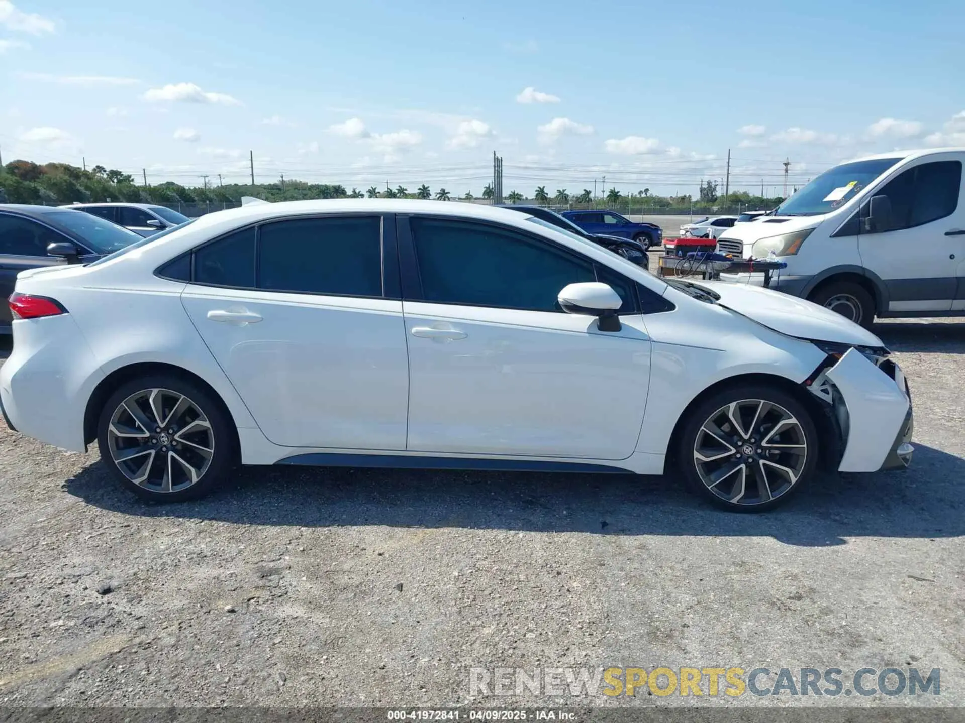 12 Photograph of a damaged car 5YFS4RCE8LP052706 TOYOTA COROLLA 2020
