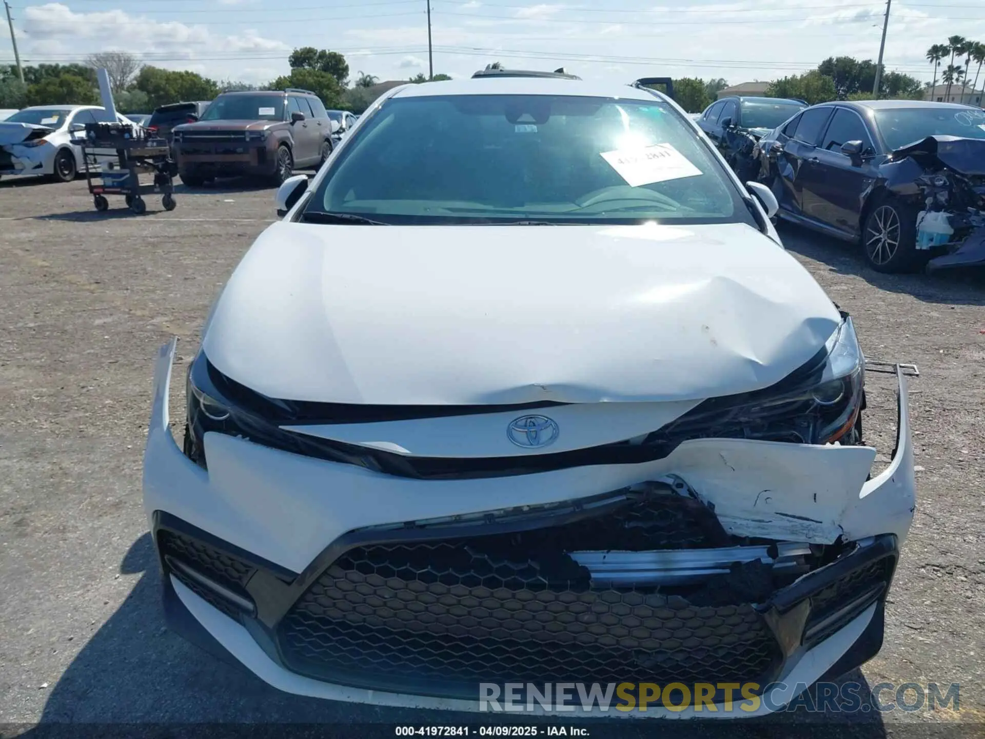 6 Photograph of a damaged car 5YFS4RCE8LP052706 TOYOTA COROLLA 2020