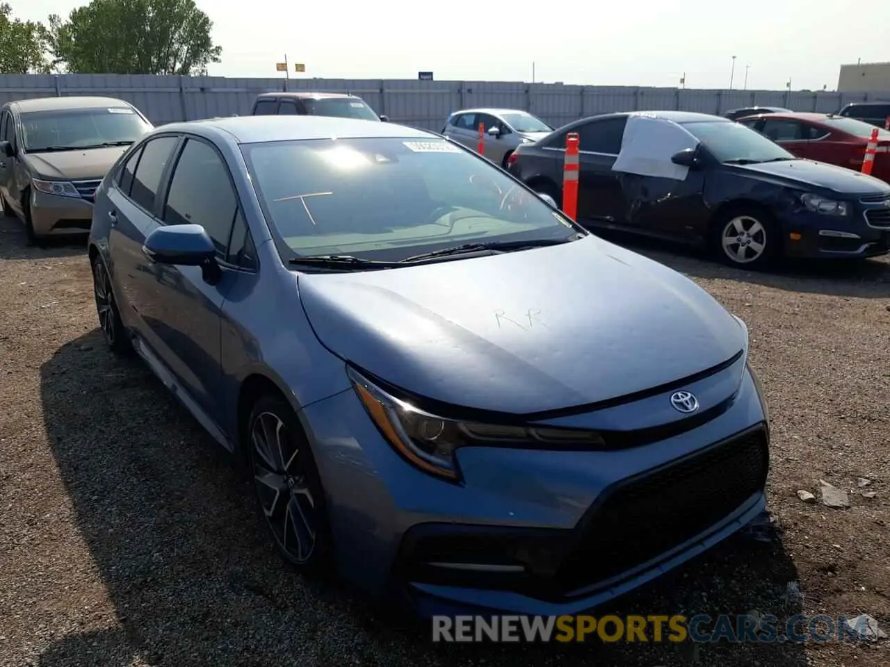1 Photograph of a damaged car 5YFS4RCE9LP017351 TOYOTA COROLLA 2020