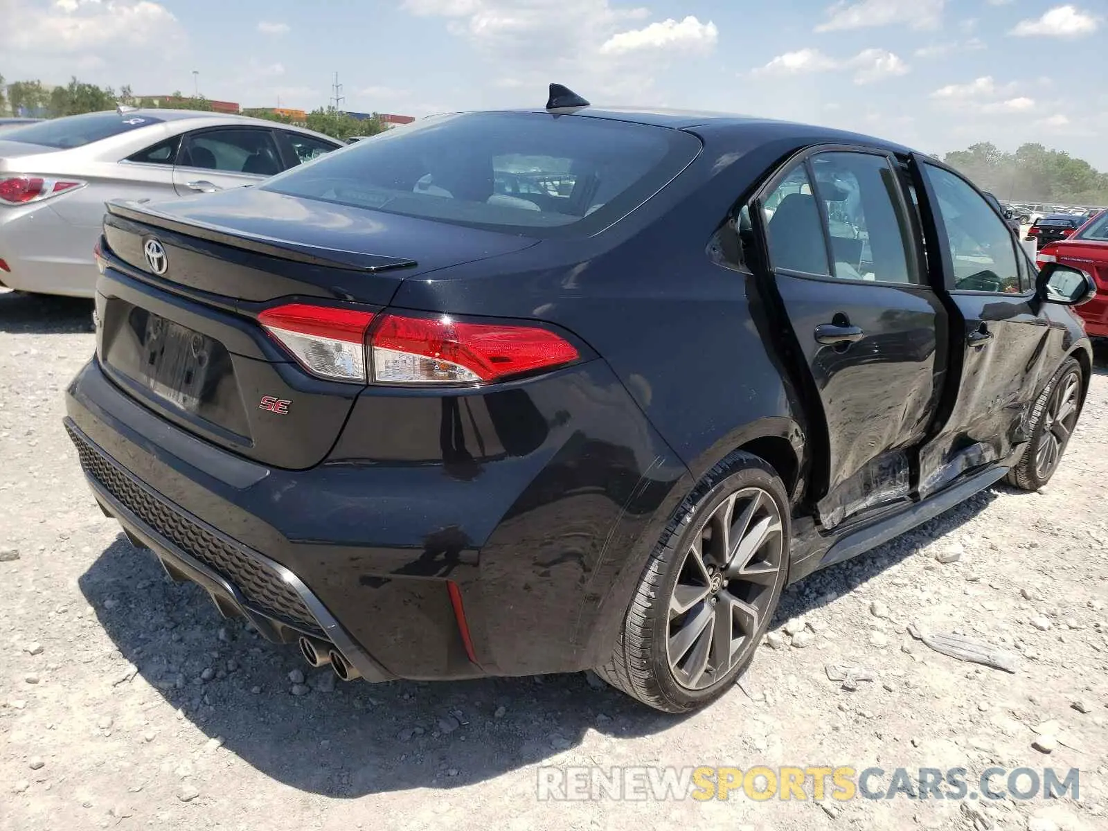 4 Photograph of a damaged car 5YFS4RCE9LP028673 TOYOTA COROLLA 2020