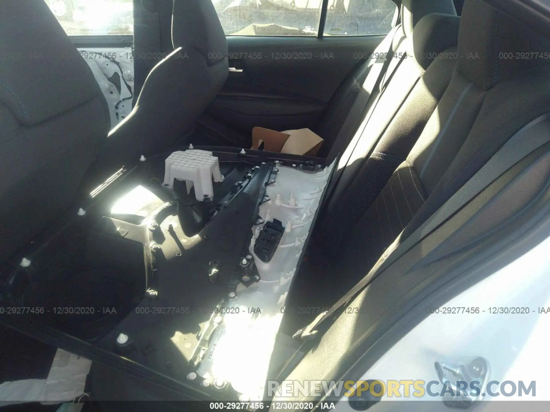 8 Photograph of a damaged car 5YFS4RCE9LP029712 TOYOTA COROLLA 2020
