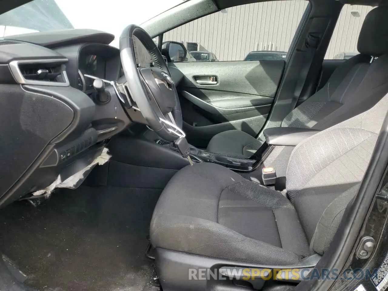 7 Photograph of a damaged car 5YFS4RCE9LP041228 TOYOTA COROLLA 2020