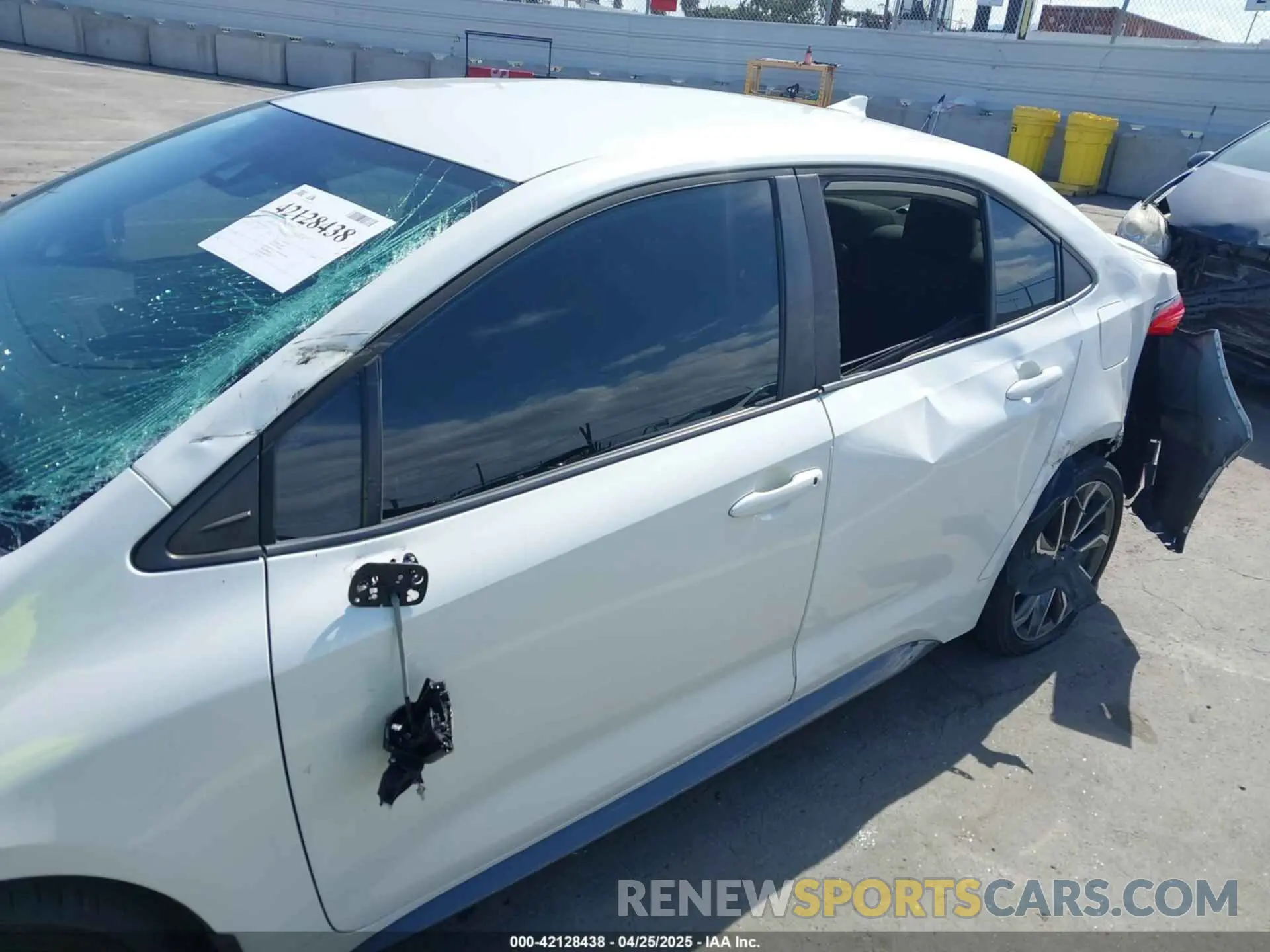 6 Фотография поврежденного автомобиля 5YFS4RCE9LP043707 TOYOTA COROLLA 2020