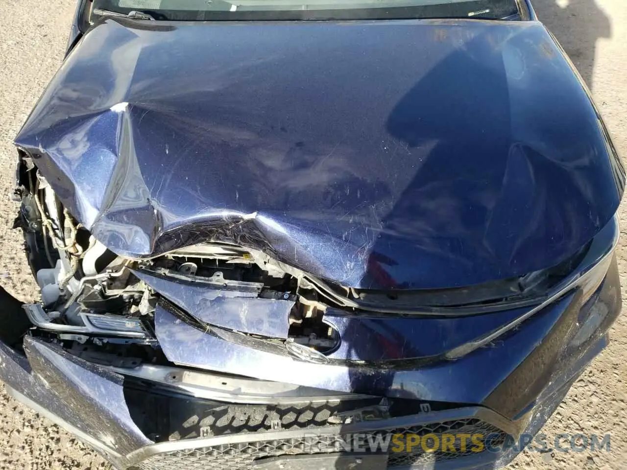 11 Photograph of a damaged car 5YFS4RCE9LP049331 TOYOTA COROLLA 2020
