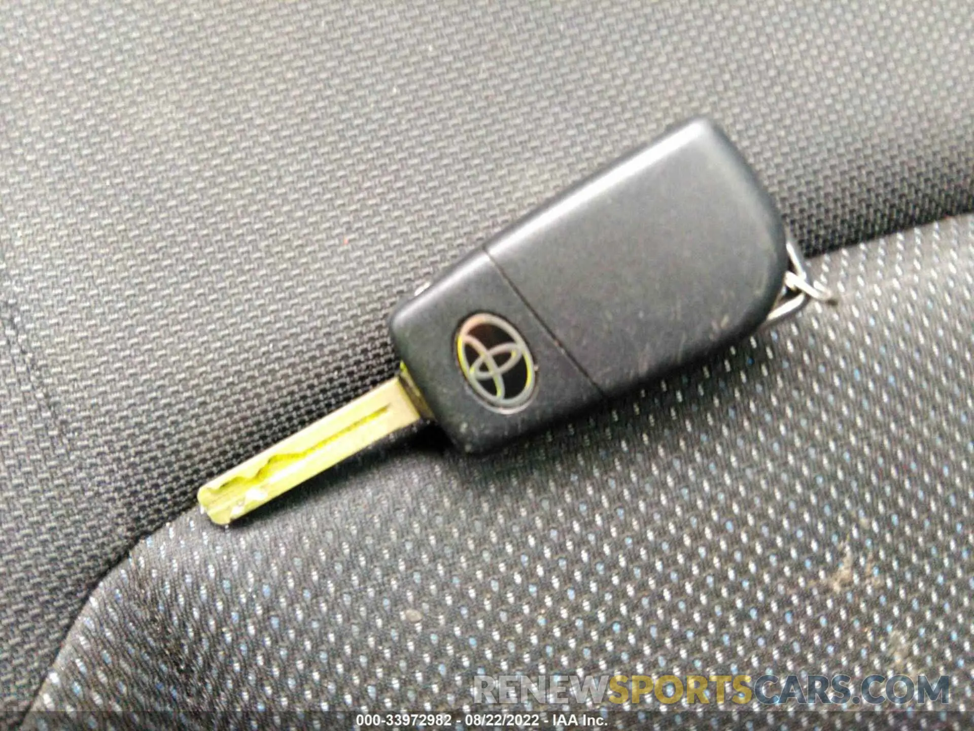 11 Photograph of a damaged car 5YFS4RCEXLP043487 TOYOTA COROLLA 2020