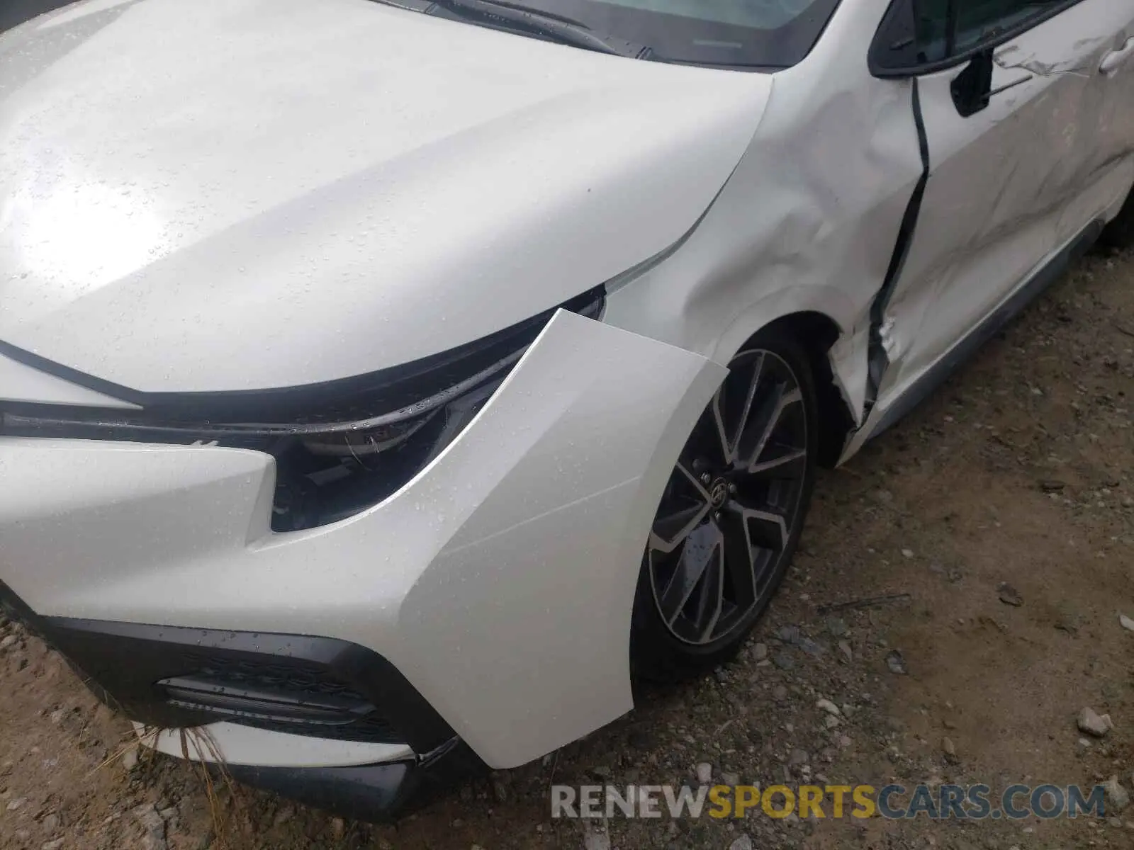 9 Photograph of a damaged car 5YFS4RCEXLP052982 TOYOTA COROLLA 2020