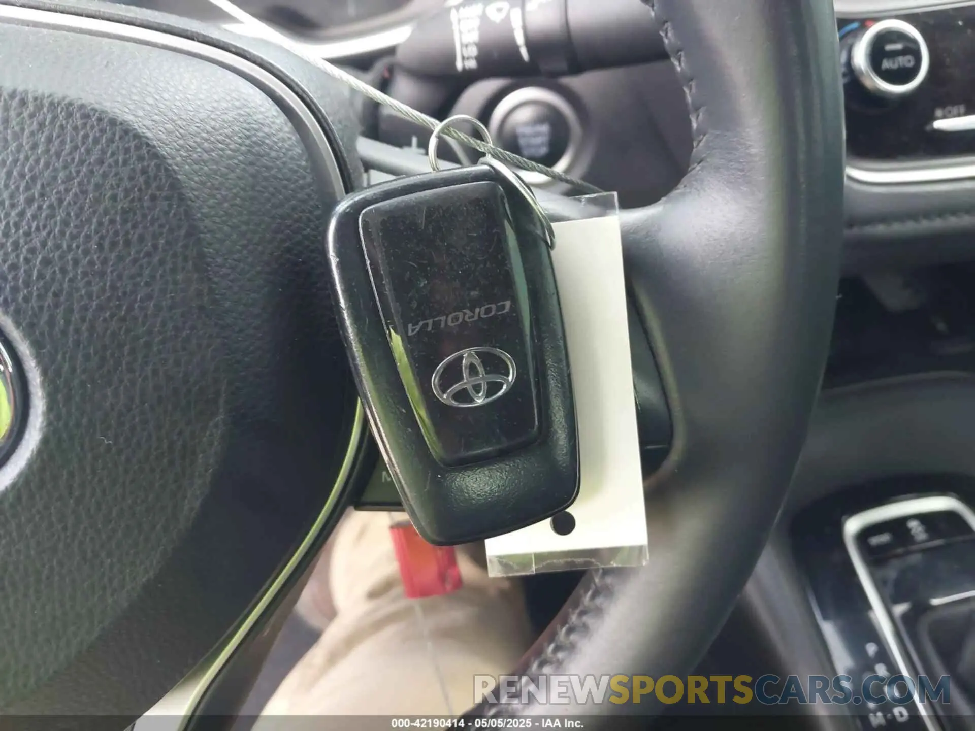11 Photograph of a damaged car 5YFT4RCE8LP002232 TOYOTA COROLLA 2020
