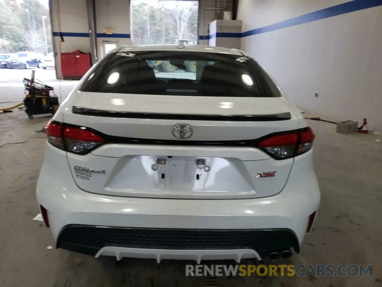 6 Photograph of a damaged car 5YFT4RCE8LP010511 TOYOTA COROLLA 2020