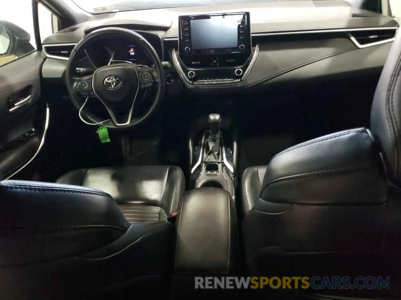 8 Photograph of a damaged car 5YFT4RCE8LP010511 TOYOTA COROLLA 2020