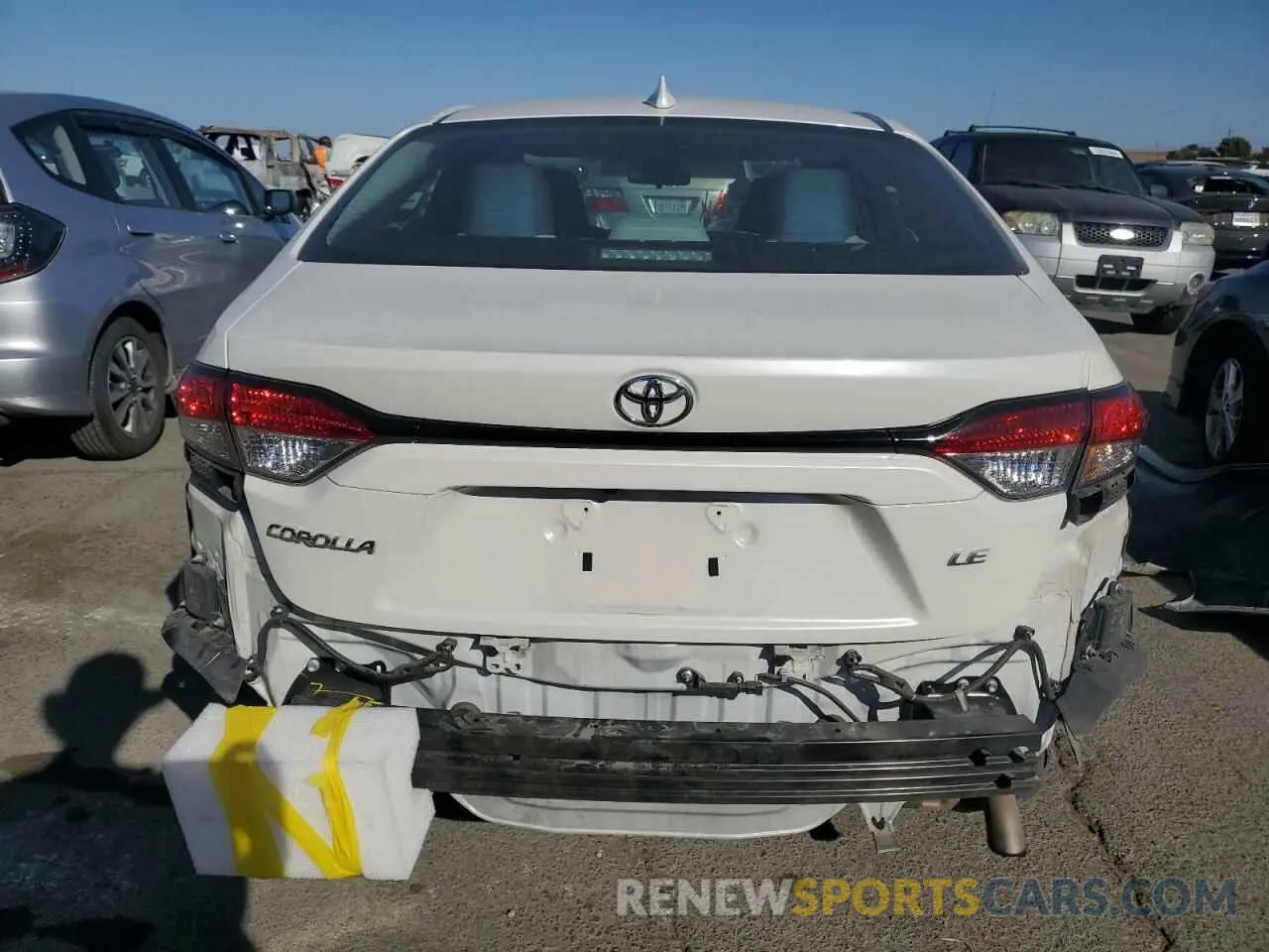 6 Photograph of a damaged car 5YFVPRAE3LP144880 TOYOTA COROLLA 2020