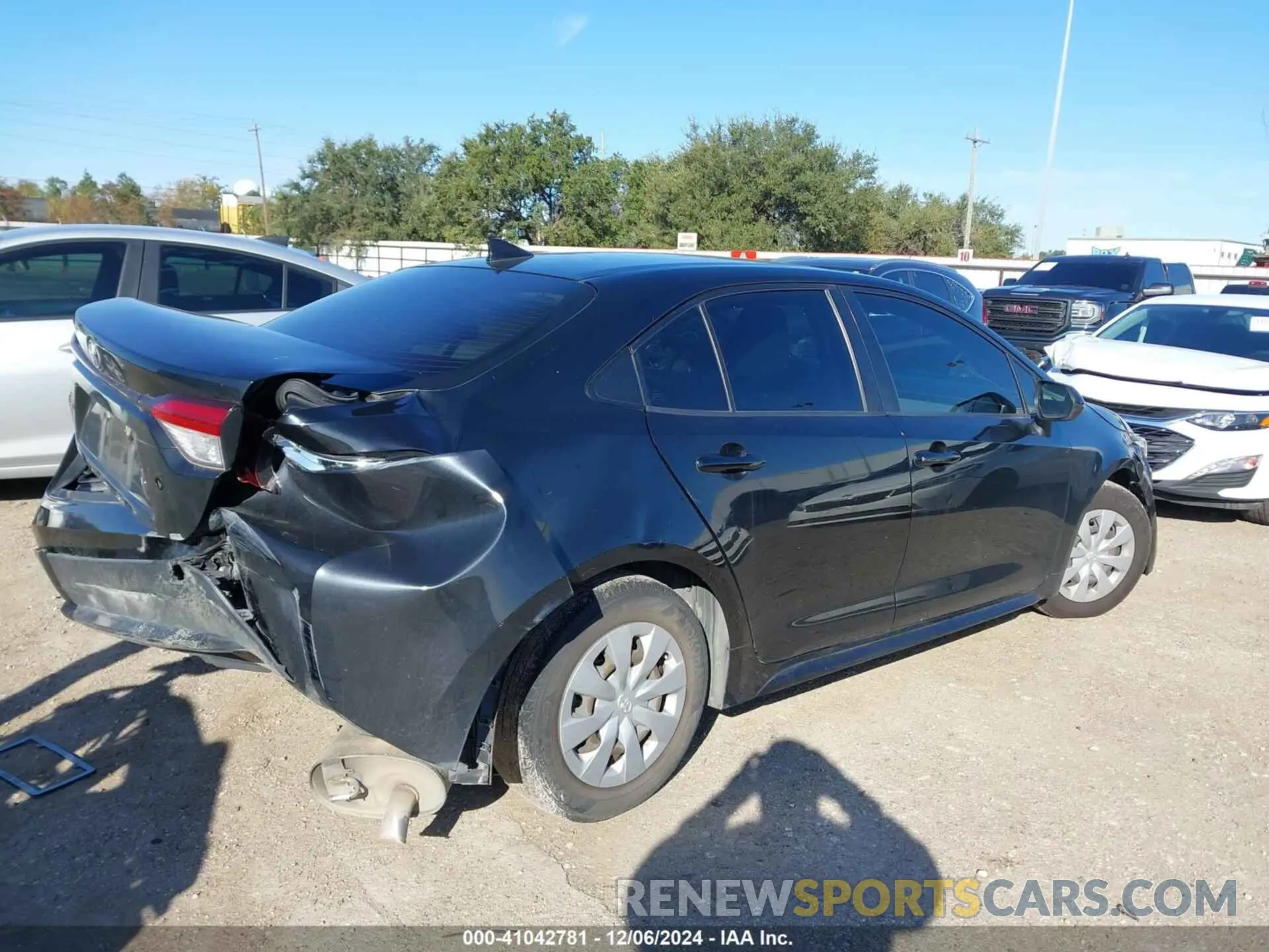 4 Photograph of a damaged car JTDDPRAE0LJ107737 TOYOTA COROLLA 2020