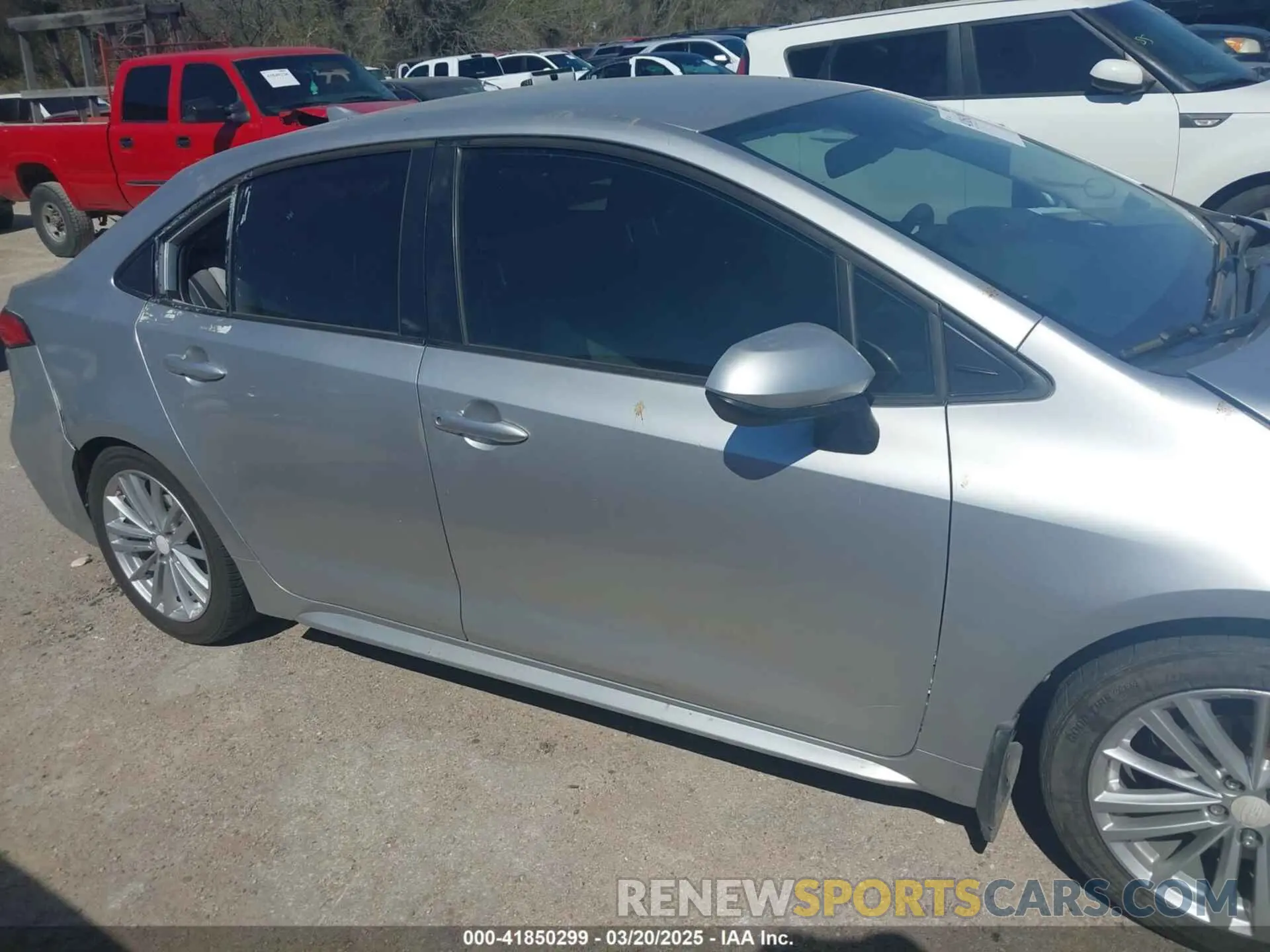 12 Фотография поврежденного автомобиля JTDDPRAE9LJ068792 TOYOTA COROLLA 2020