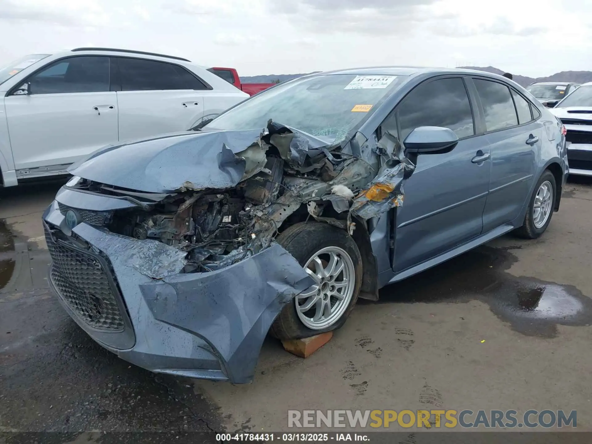 2 Photograph of a damaged car JTDEBRBE0LJ010989 TOYOTA COROLLA 2020