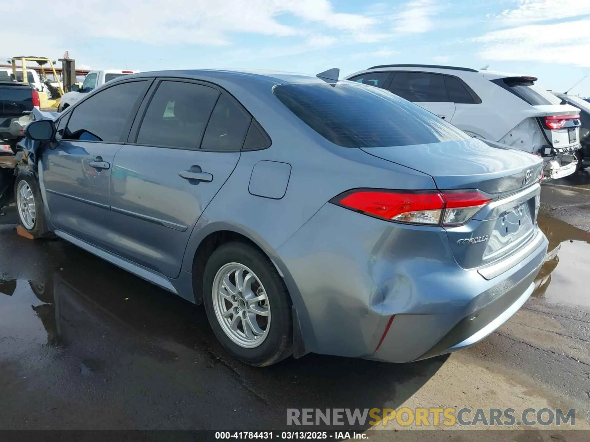 3 Photograph of a damaged car JTDEBRBE0LJ010989 TOYOTA COROLLA 2020