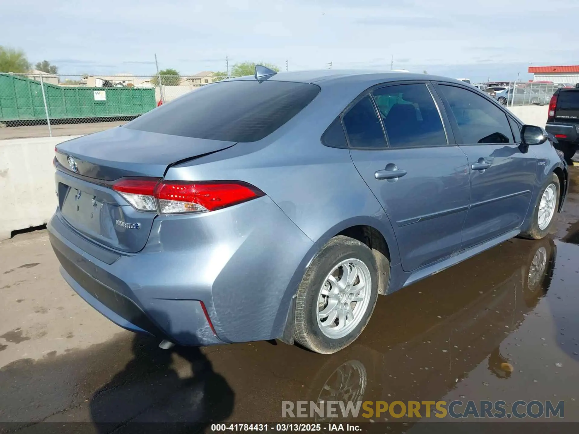 4 Photograph of a damaged car JTDEBRBE0LJ010989 TOYOTA COROLLA 2020