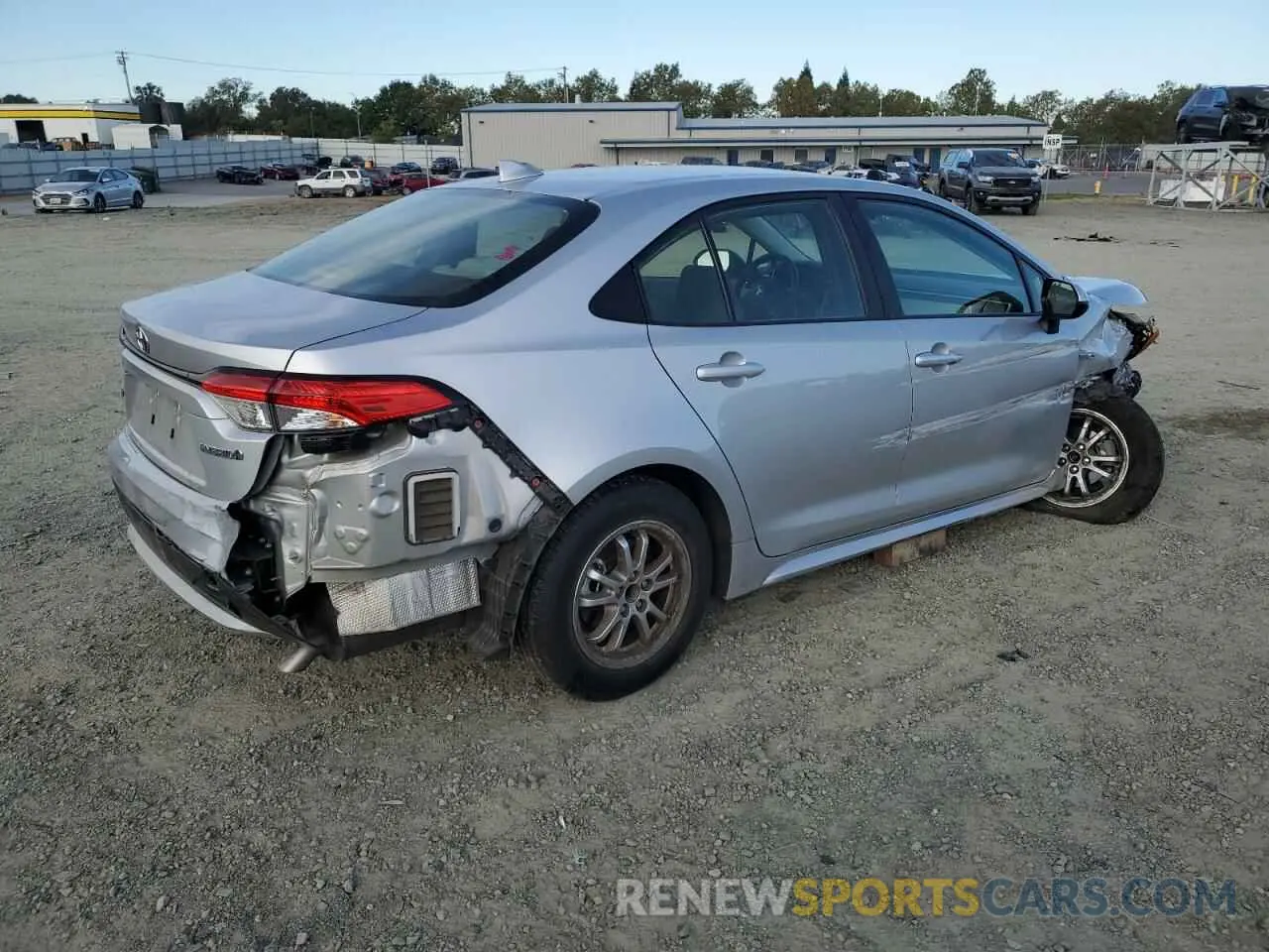 3 Фотография поврежденного автомобиля JTDEBRBE0LJ027047 TOYOTA COROLLA 2020