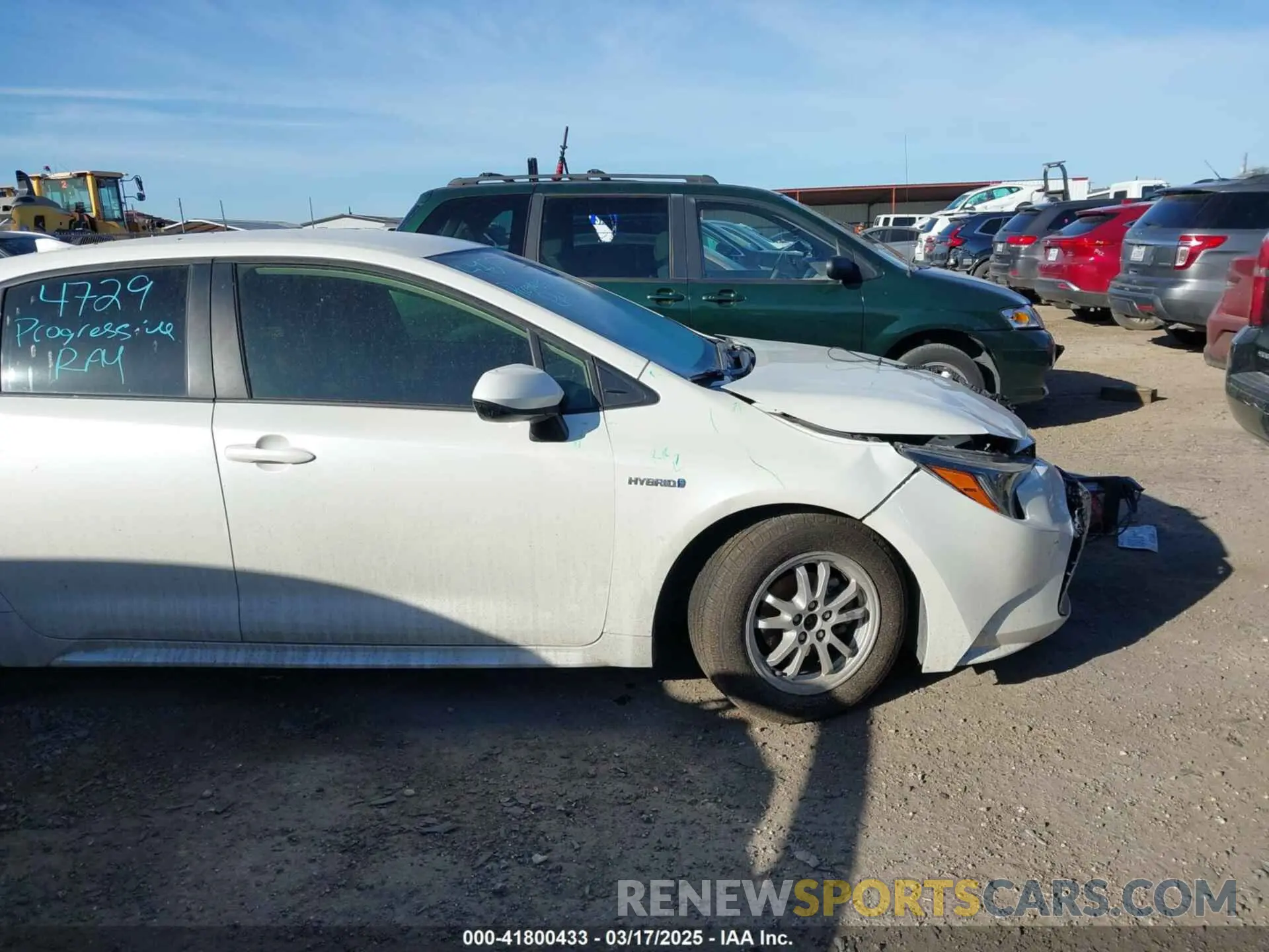 14 Photograph of a damaged car JTDEBRBE2LJ008225 TOYOTA COROLLA 2020