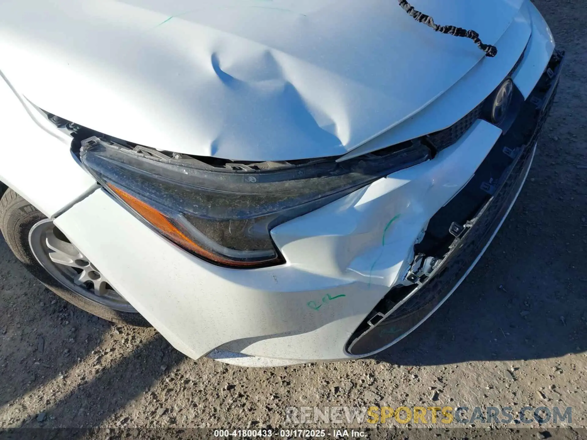 18 Photograph of a damaged car JTDEBRBE2LJ008225 TOYOTA COROLLA 2020