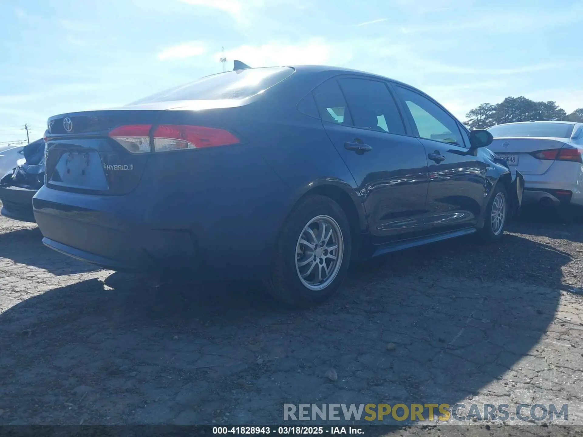 4 Photograph of a damaged car JTDEBRBE2LJ028118 TOYOTA COROLLA 2020