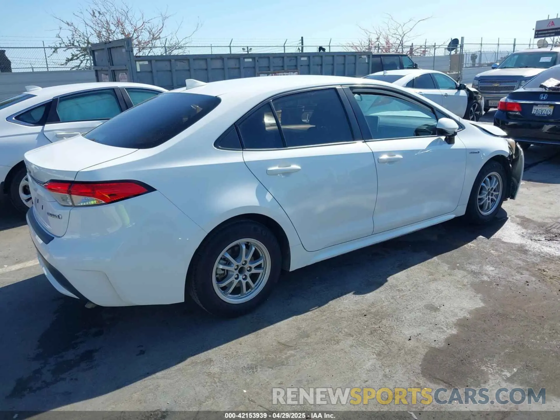 4 Фотография поврежденного автомобиля JTDEBRBE3LJ017693 TOYOTA COROLLA 2020
