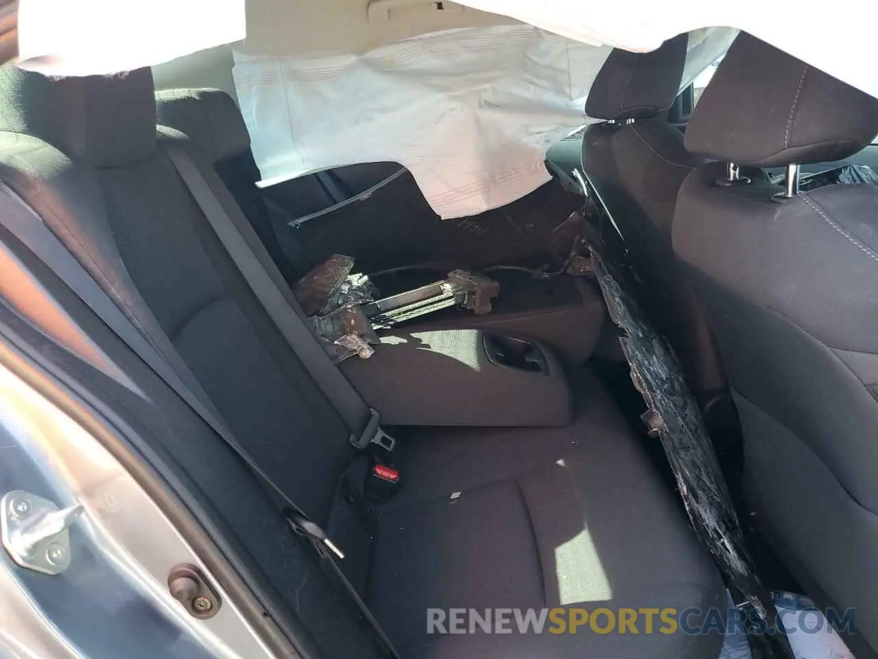 10 Photograph of a damaged car JTDEBRBE4LJ008601 TOYOTA COROLLA 2020