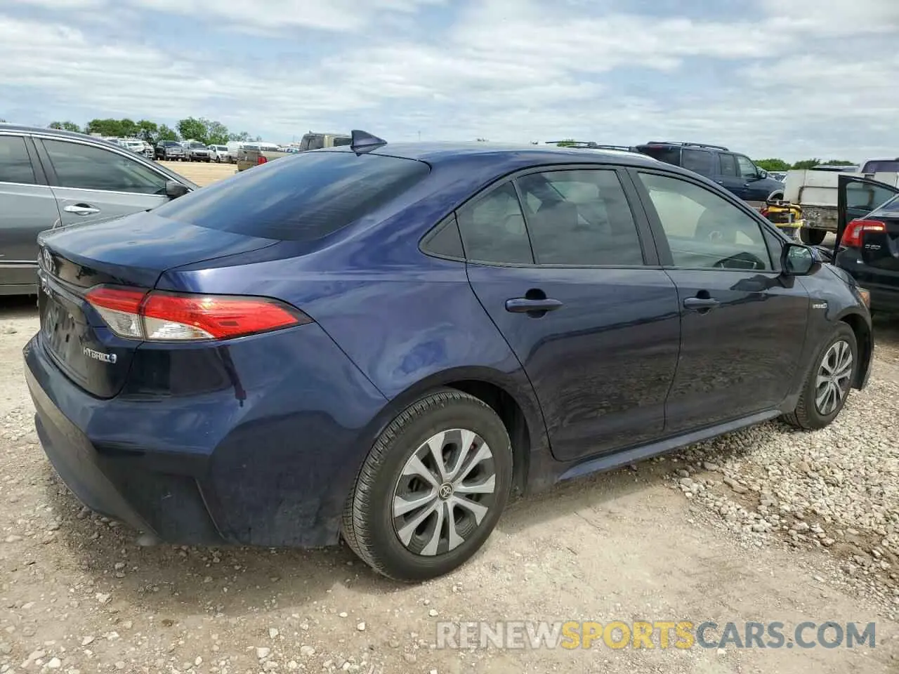 3 Photograph of a damaged car JTDEBRBE4LJ015497 TOYOTA COROLLA 2020
