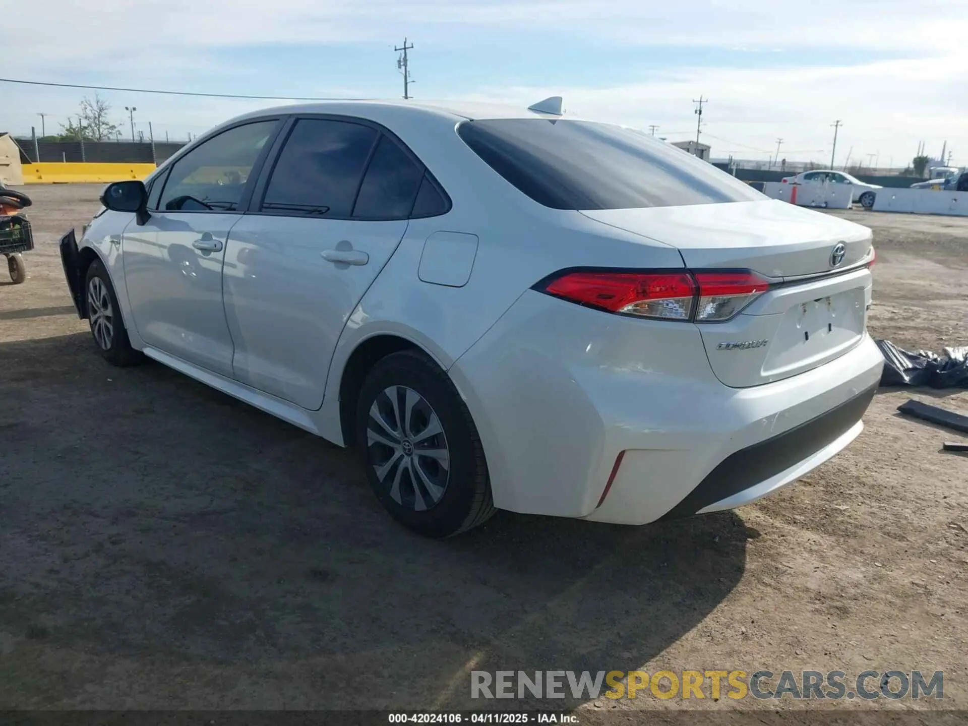3 Фотография поврежденного автомобиля JTDEBRBE4LJ019579 TOYOTA COROLLA 2020