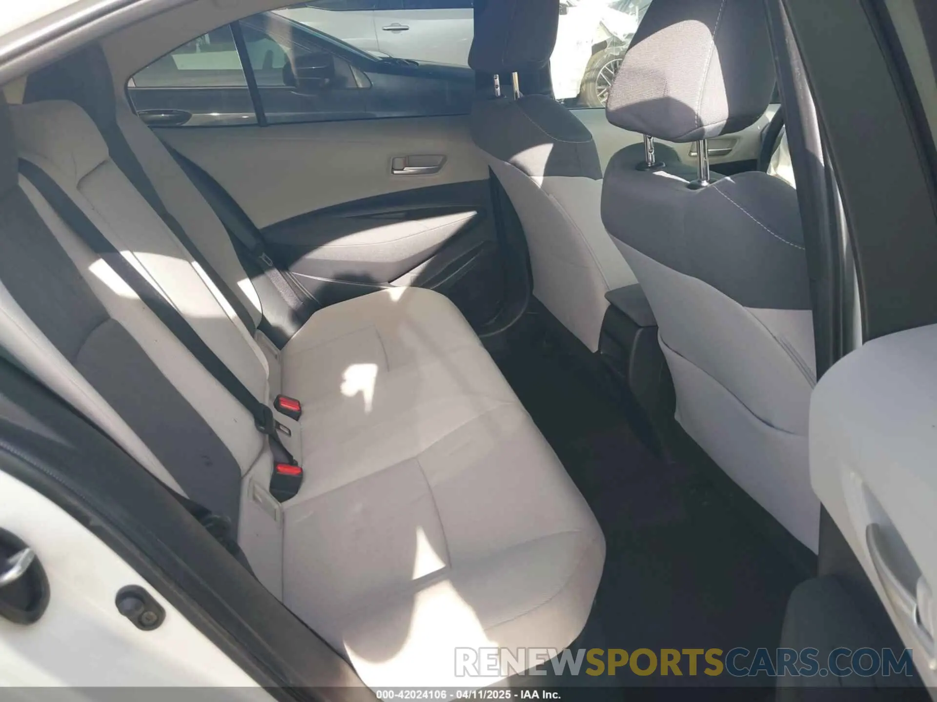 8 Фотография поврежденного автомобиля JTDEBRBE4LJ019579 TOYOTA COROLLA 2020