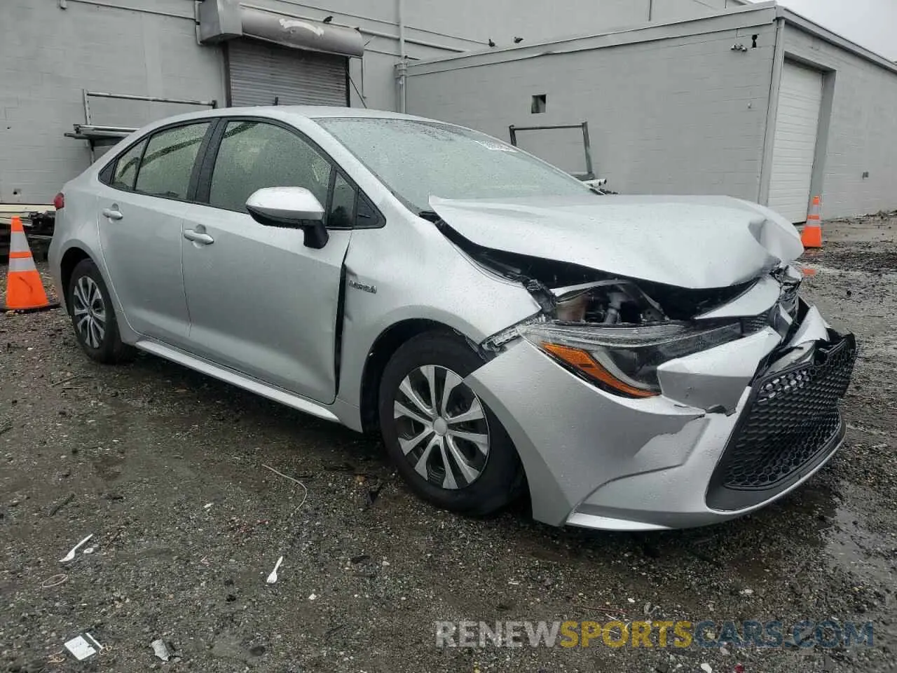 4 Photograph of a damaged car JTDEBRBE4LJ020781 TOYOTA COROLLA 2020