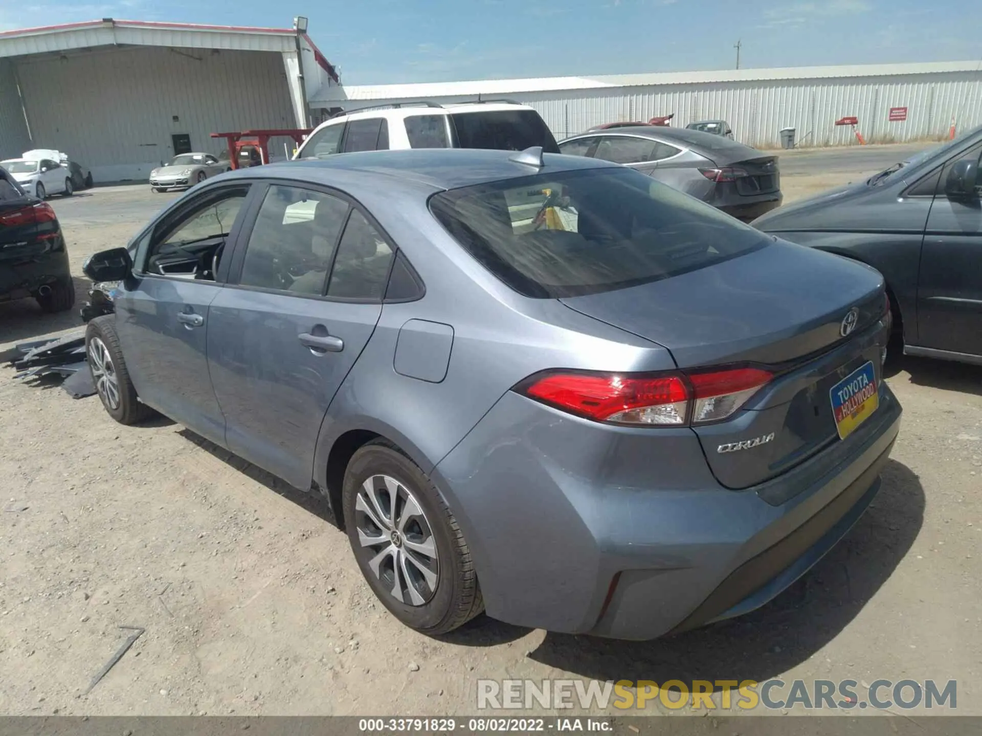 3 Фотография поврежденного автомобиля JTDEBRBE4LJ021803 TOYOTA COROLLA 2020