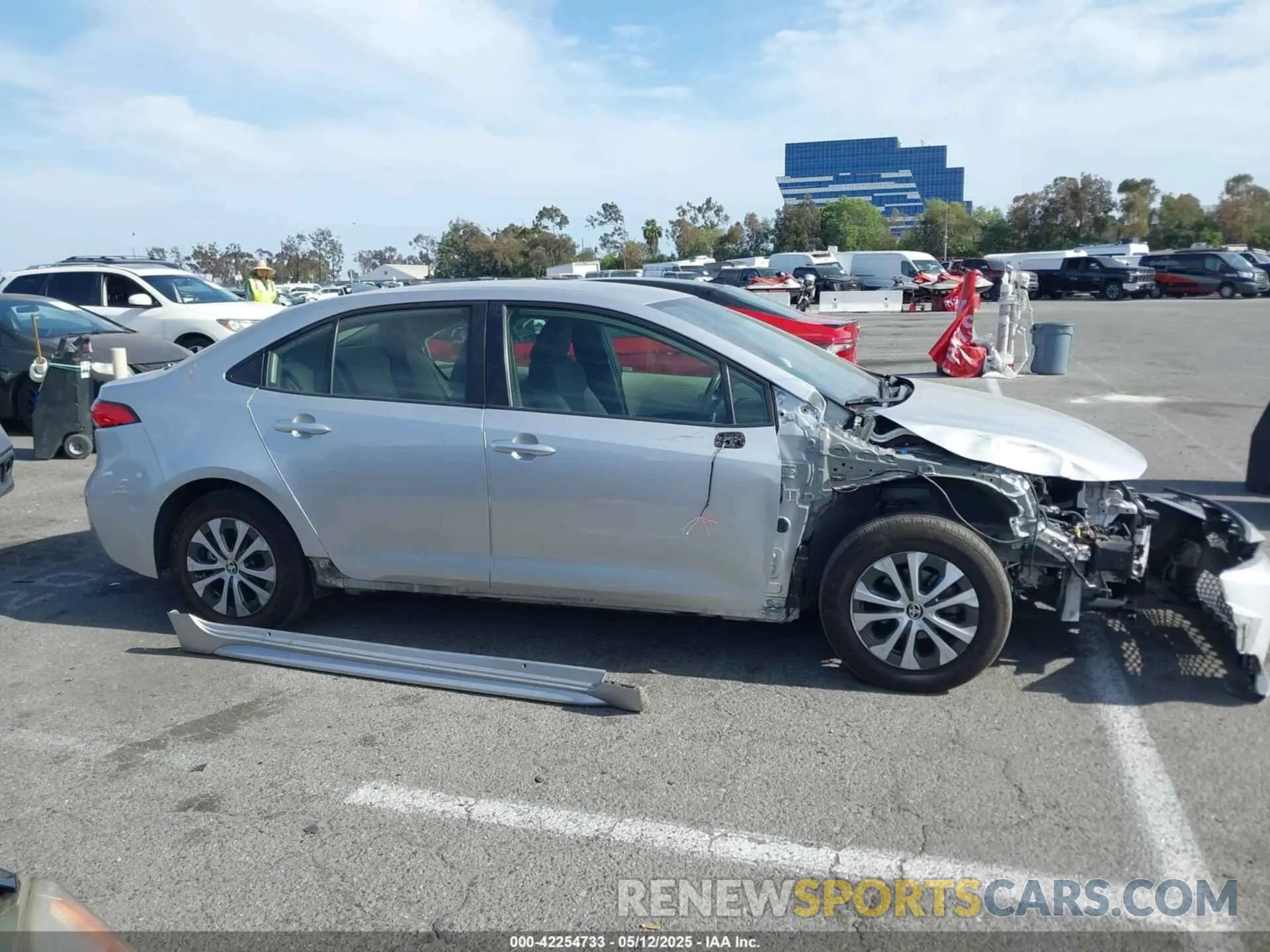 14 Photograph of a damaged car JTDEBRBE4LJ029481 TOYOTA COROLLA 2020