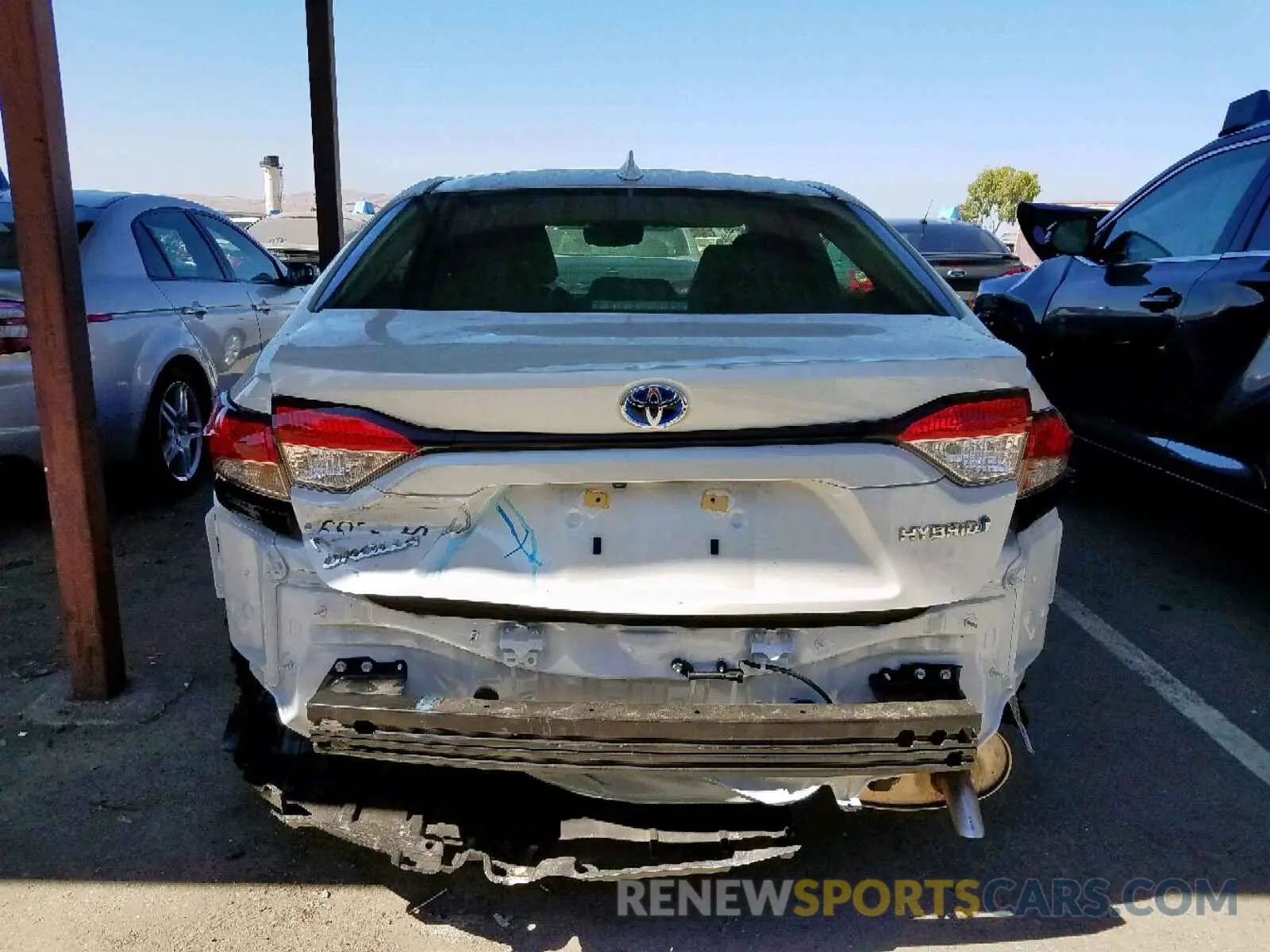 9 Photograph of a damaged car JTDEBRBE5LJ005996 TOYOTA COROLLA 2020
