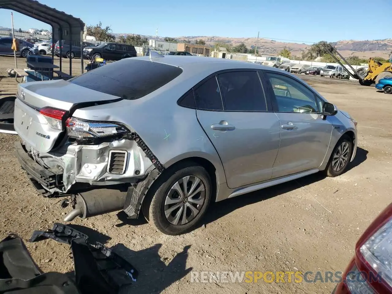 3 Photograph of a damaged car JTDEBRBE5LJ019851 TOYOTA COROLLA 2020