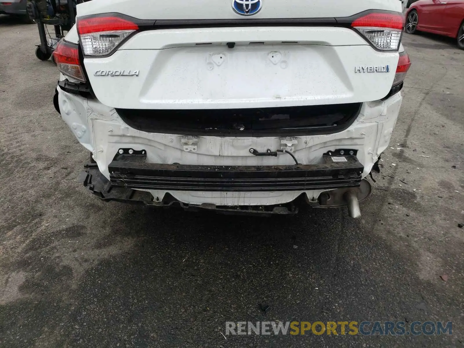 9 Photograph of a damaged car JTDEBRBE6LJ008423 TOYOTA COROLLA 2020