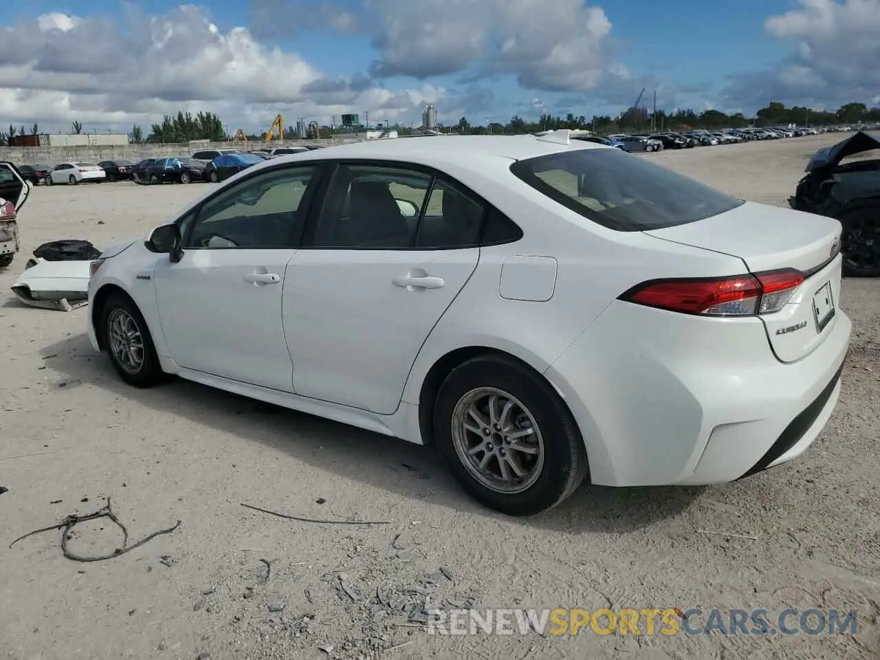 2 Photograph of a damaged car JTDEBRBE6LJ028705 TOYOTA COROLLA 2020