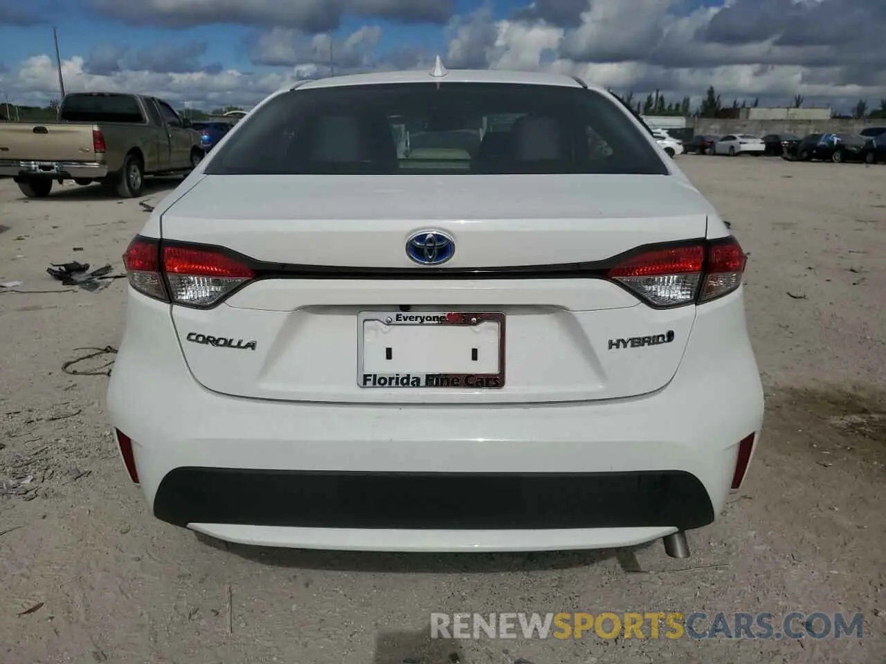 6 Photograph of a damaged car JTDEBRBE6LJ028705 TOYOTA COROLLA 2020
