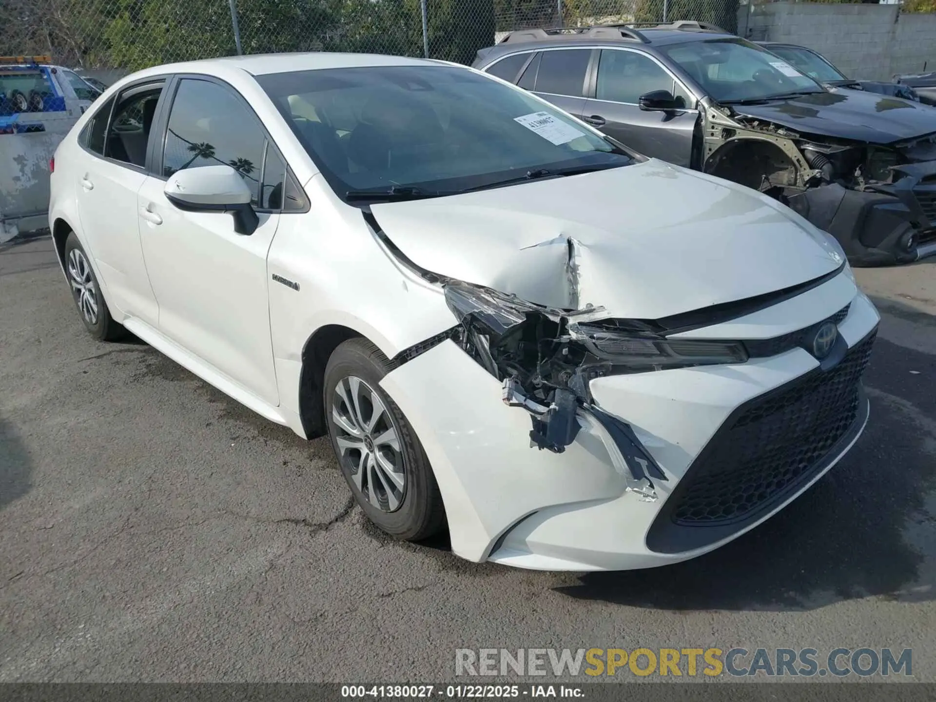 1 Photograph of a damaged car JTDEBRBE9LJ001367 TOYOTA COROLLA 2020