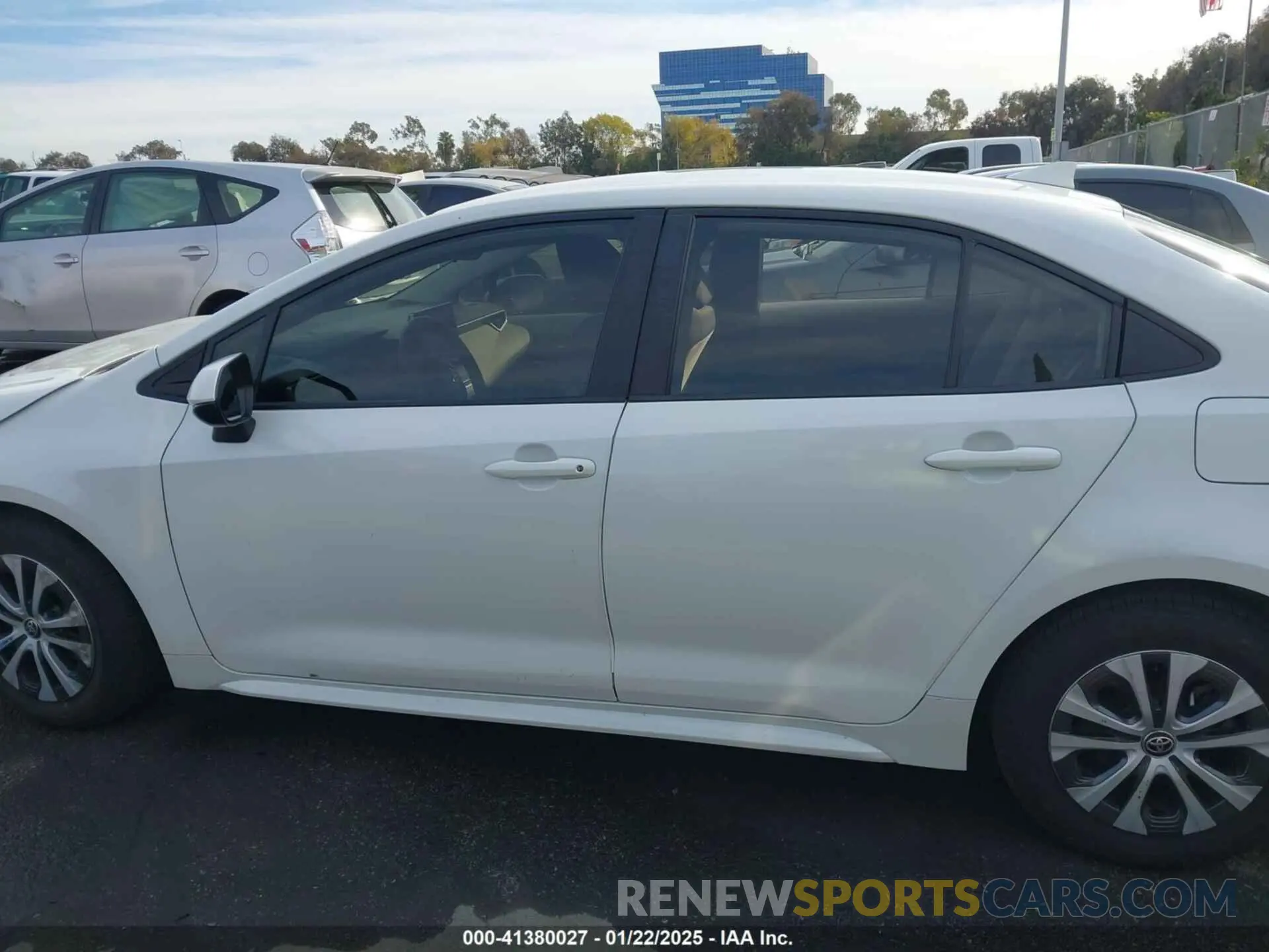 14 Photograph of a damaged car JTDEBRBE9LJ001367 TOYOTA COROLLA 2020