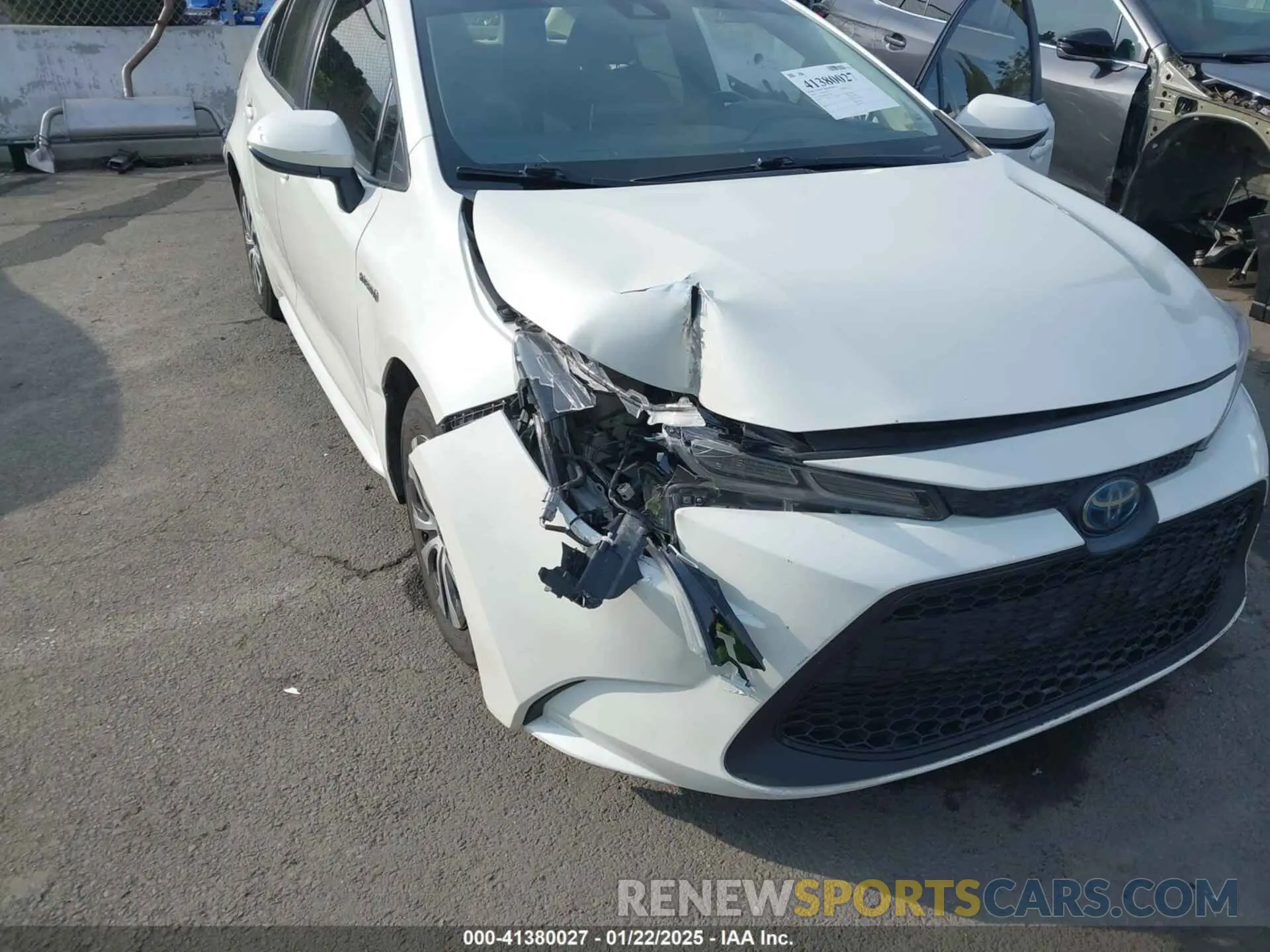 6 Photograph of a damaged car JTDEBRBE9LJ001367 TOYOTA COROLLA 2020