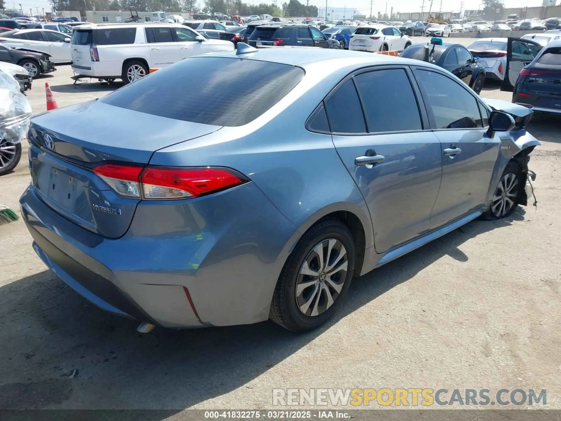 4 Фотография поврежденного автомобиля JTDEBRBE9LJ011672 TOYOTA COROLLA 2020