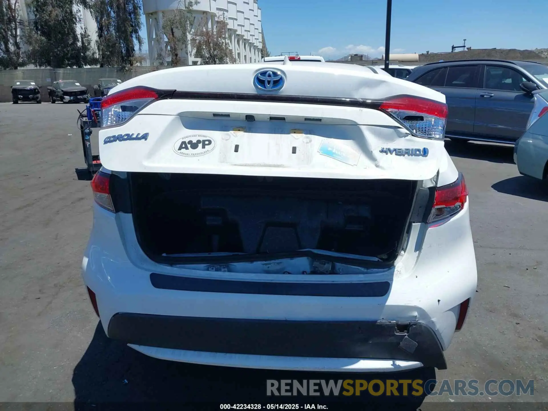 16 Photograph of a damaged car JTDEBRBE9LJ018265 TOYOTA COROLLA 2020