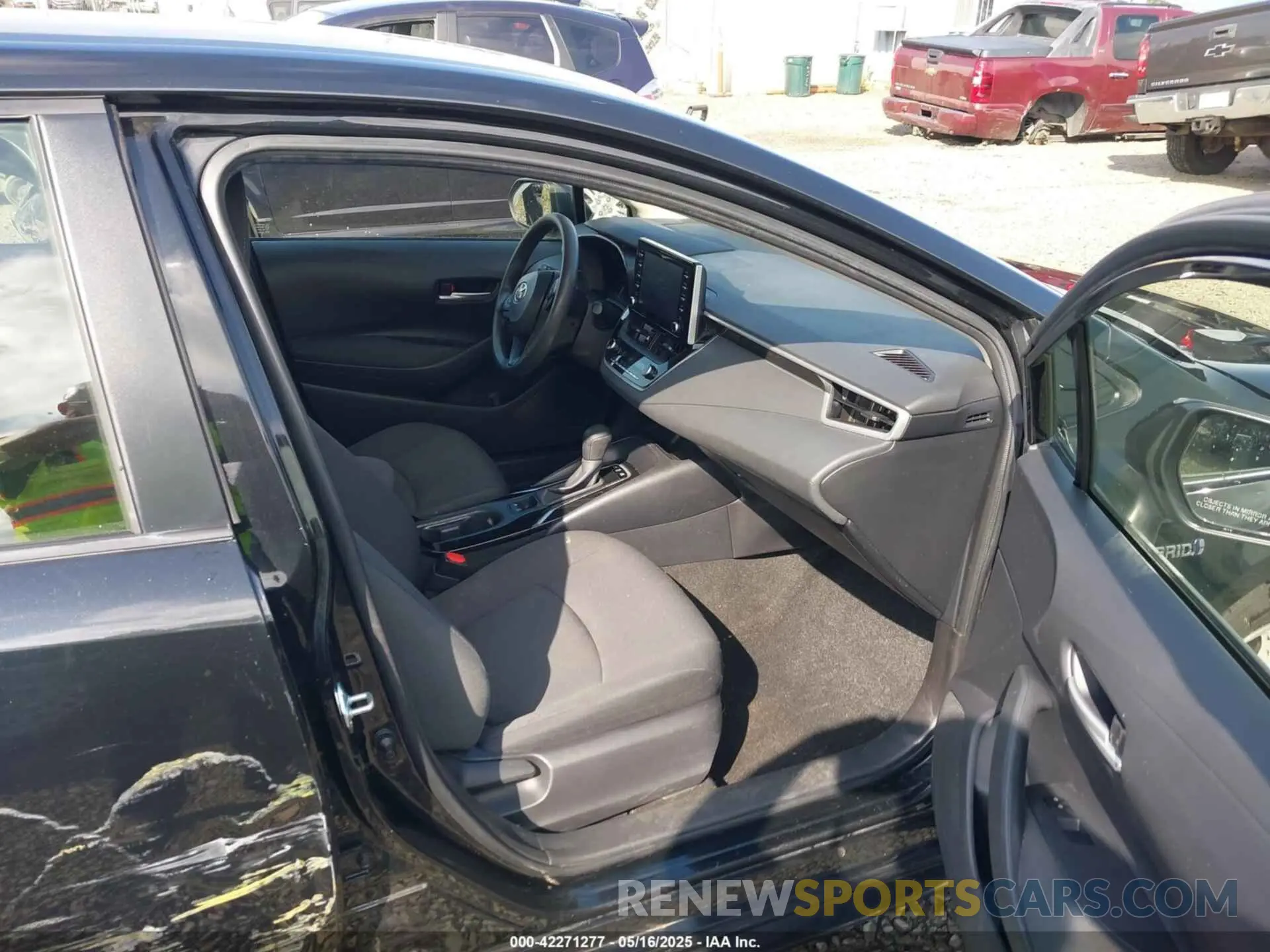 5 Photograph of a damaged car JTDEBRBE9LJ028245 TOYOTA COROLLA 2020