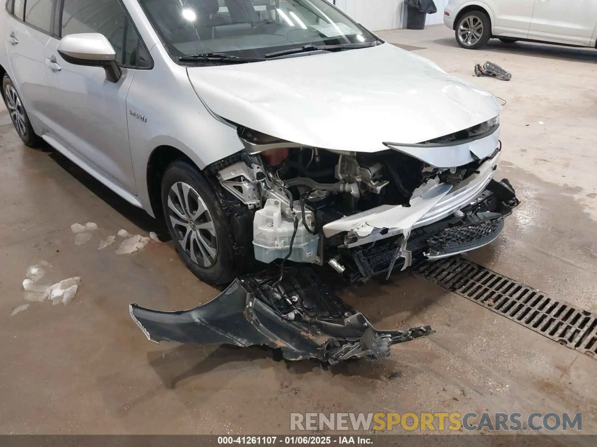 18 Photograph of a damaged car JTDEBRBEXLJ004651 TOYOTA COROLLA 2020