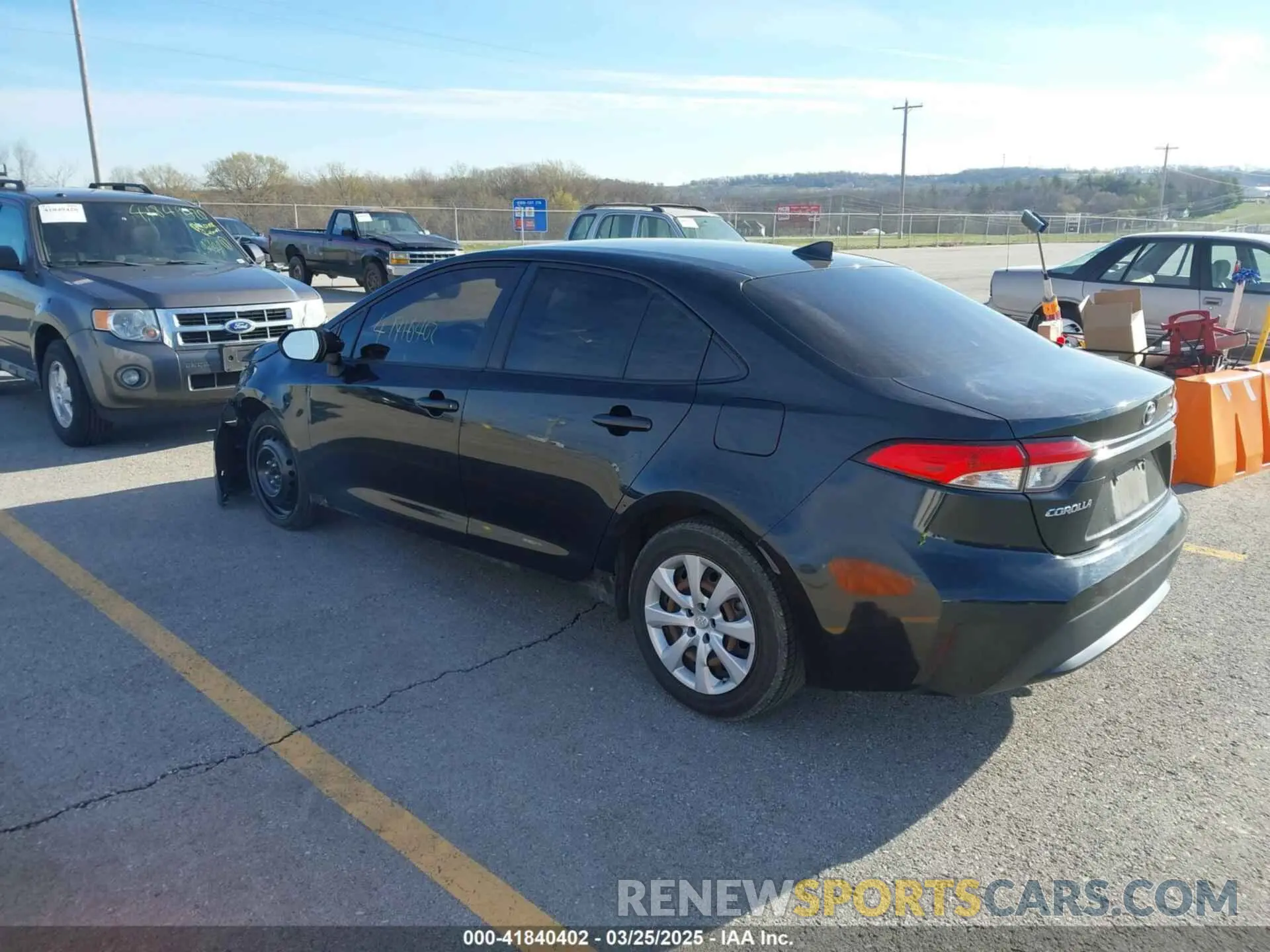 3 Фотография поврежденного автомобиля JTDEPRAE0LJ019906 TOYOTA COROLLA 2020