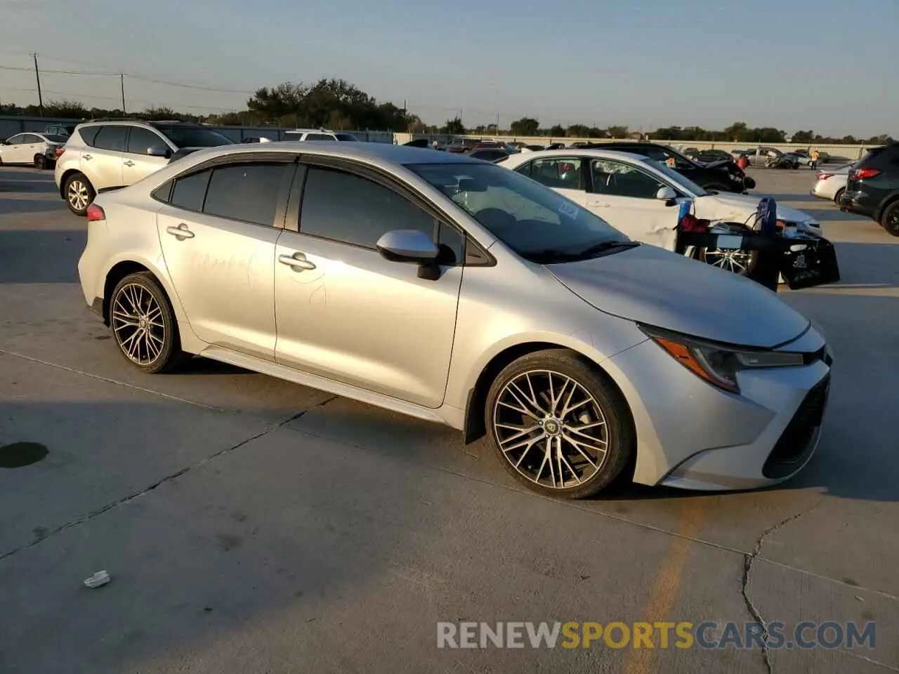 4 Photograph of a damaged car JTDEPRAE0LJ055840 TOYOTA COROLLA 2020