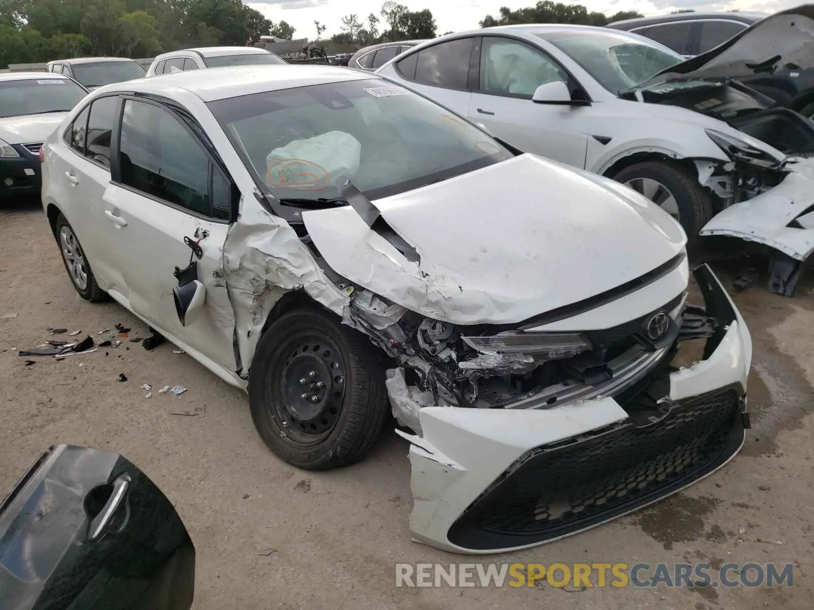 1 Photograph of a damaged car JTDEPRAE0LJ058561 TOYOTA COROLLA 2020