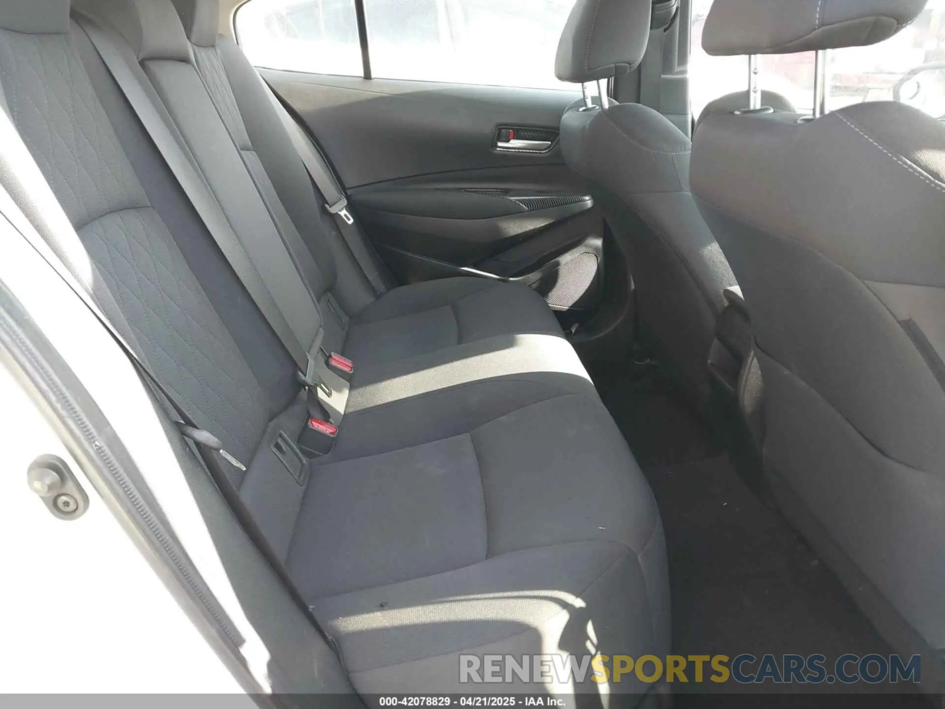 8 Фотография поврежденного автомобиля JTDEPRAE0LJ091639 TOYOTA COROLLA 2020
