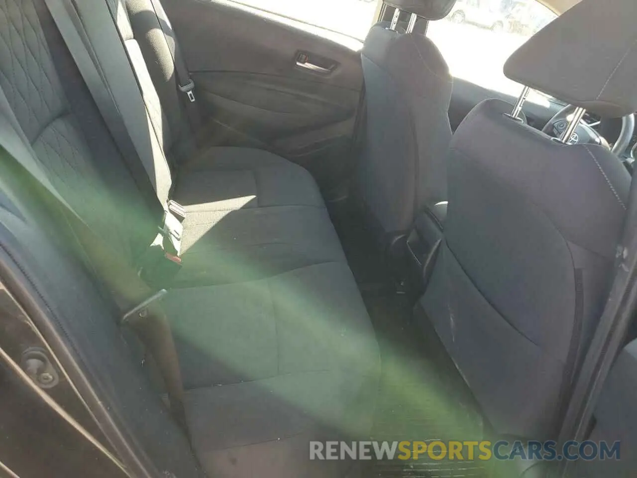 10 Photograph of a damaged car JTDEPRAE0LJ104938 TOYOTA COROLLA 2020