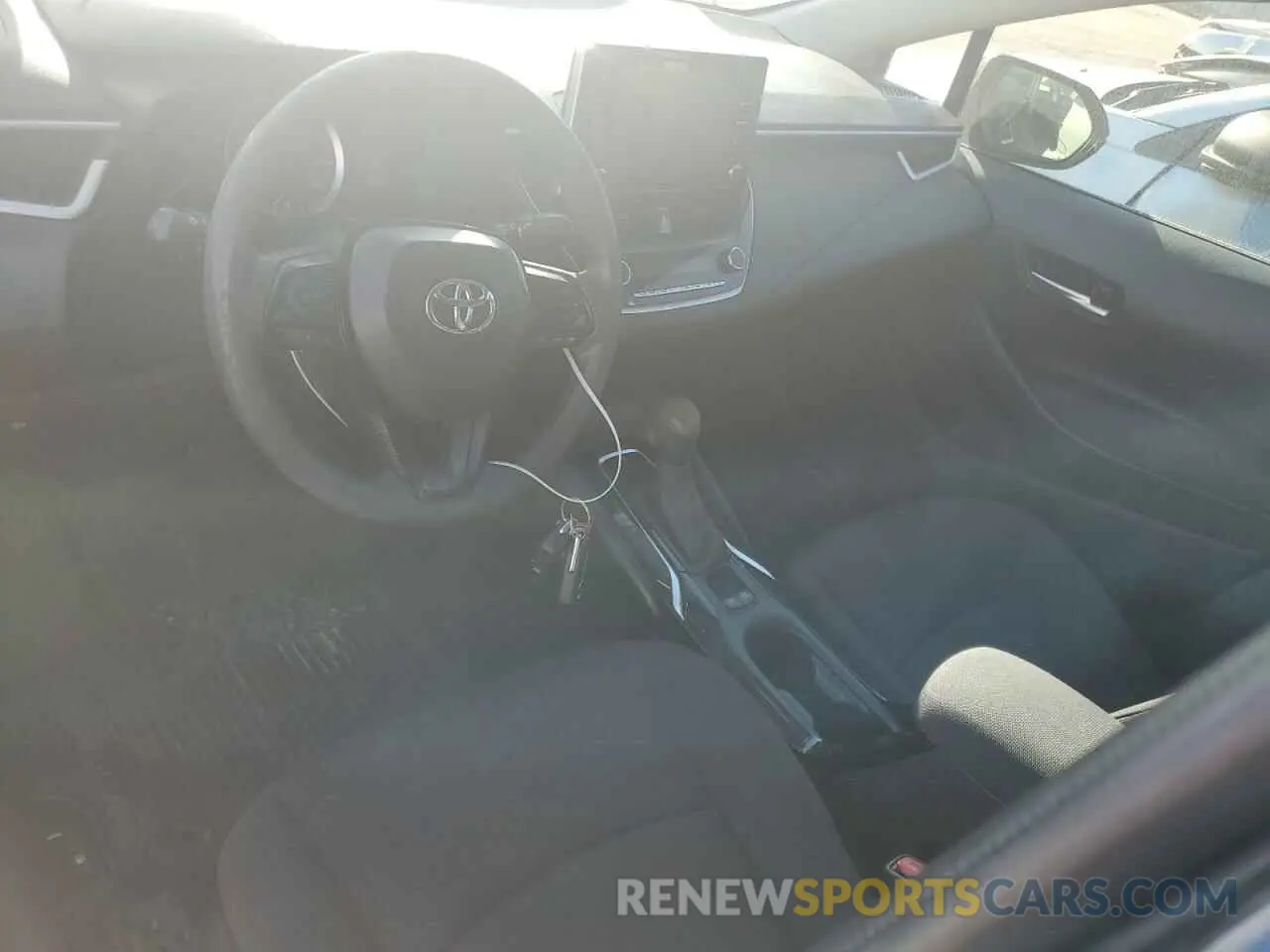 8 Photograph of a damaged car JTDEPRAE0LJ104938 TOYOTA COROLLA 2020