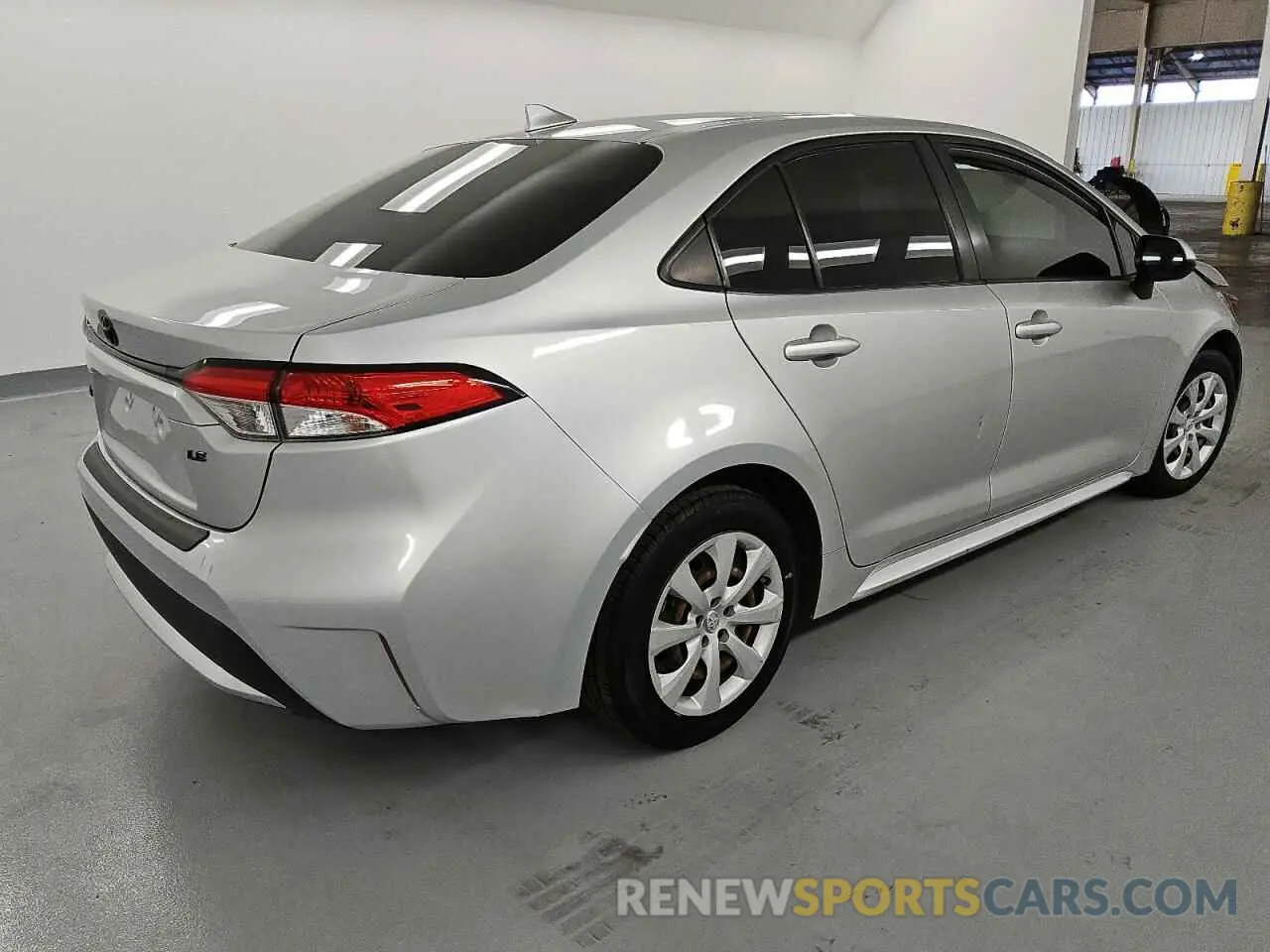 3 Фотография поврежденного автомобиля JTDEPRAE1LJ015511 TOYOTA COROLLA 2020